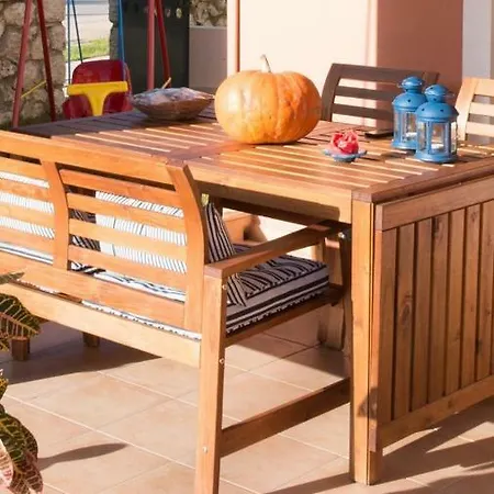 Seaside Family House * Nikiana